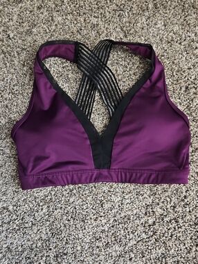 NWOT VS SPORT BRA